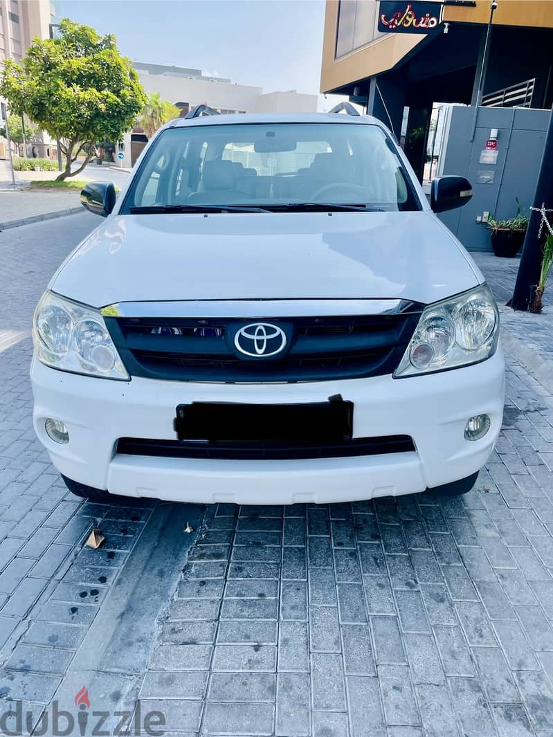 Toyota fortuner 2007 model . 1
