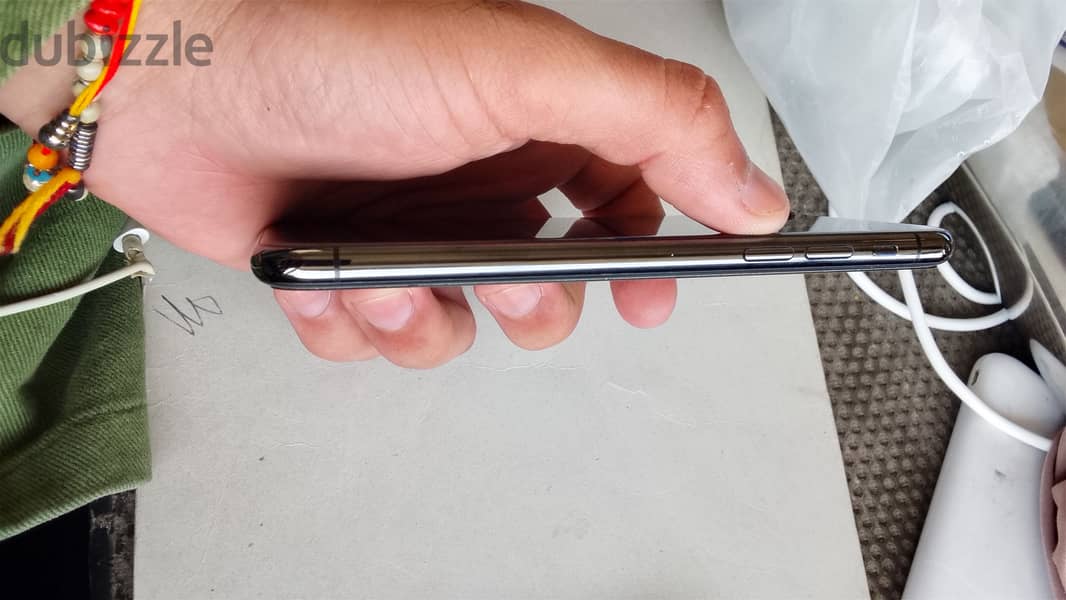 Apple - iPhone X 5