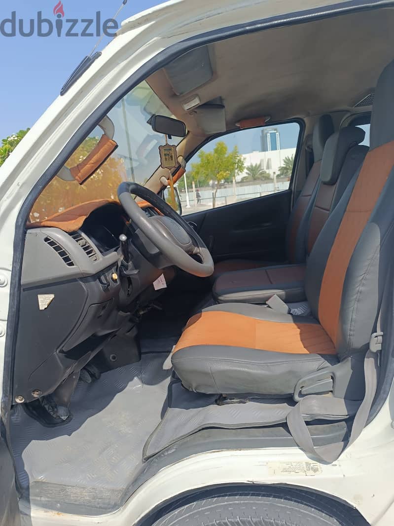 Toyota Hiace 2010-15-Seater Passenger 4