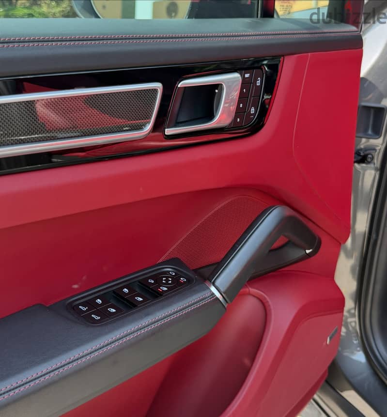 Porsche Cayenne GTS 2022 11