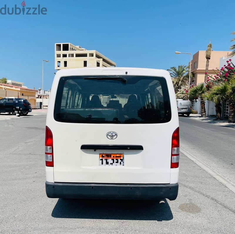 Toyota Hiace 2011 model passenger van for sale. . . 7