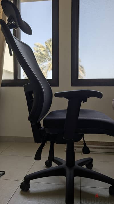 Office Swivel Chair with 4 Controls
