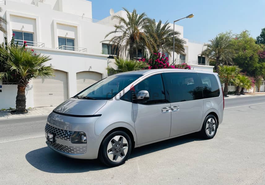 Hyundai Staria 2023 Model 15 seater family van agency warranty sale 1