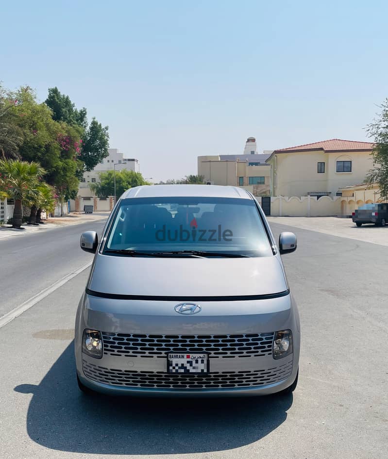 Hyundai Staria 2023 Model 15 seater family van agency warranty sale 6