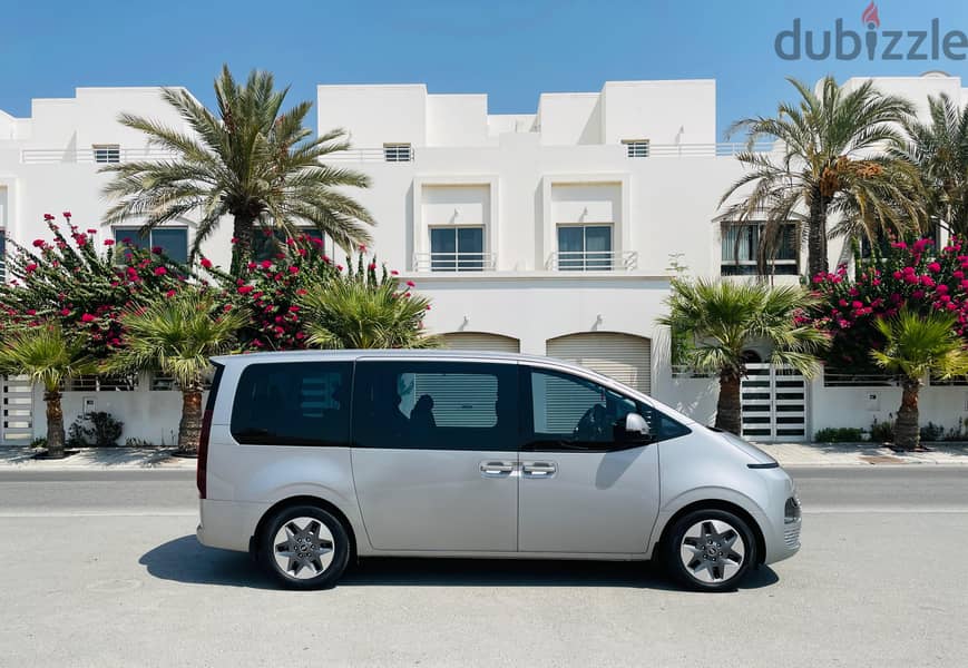 Hyundai Staria 2023 Model 15 seater family van agency warranty sale 9