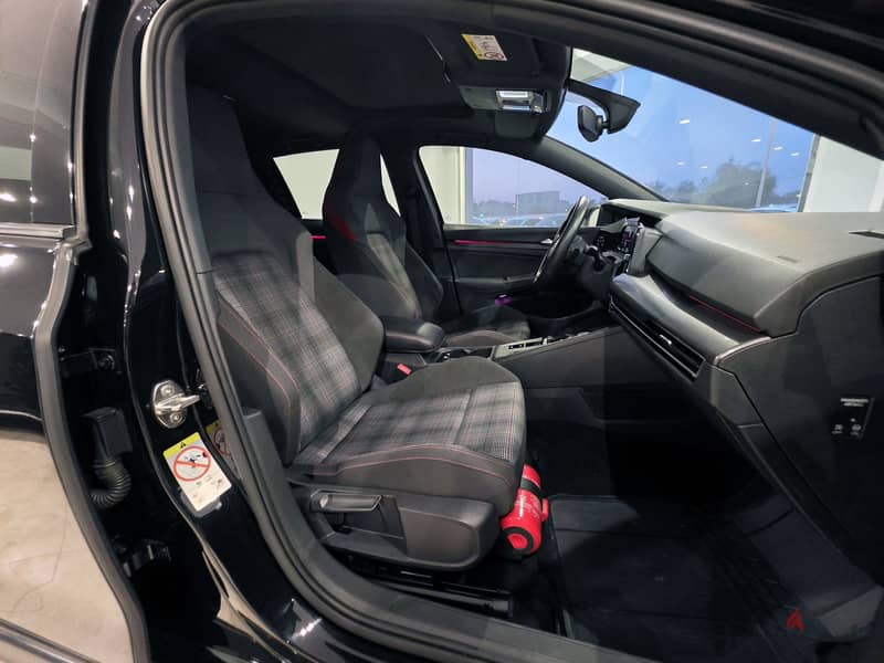Volkswagen Golf GTI 2021 7