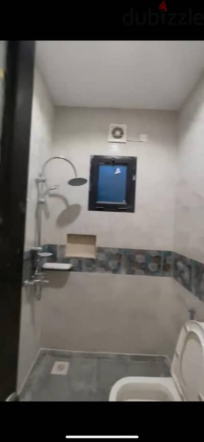 plumber and electrician carpenter paint tiles fixing all work sarives