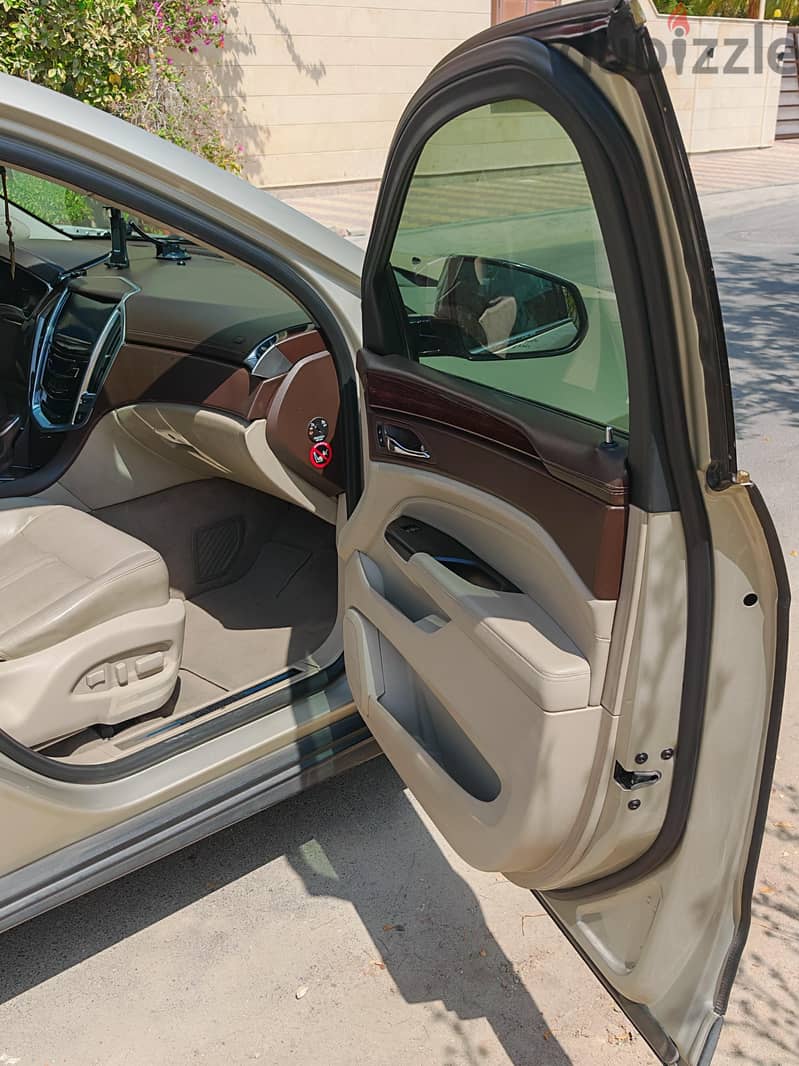 Stunning 2016 Cadillac SRX4 Luxury Crossover (3.6L V6) 6