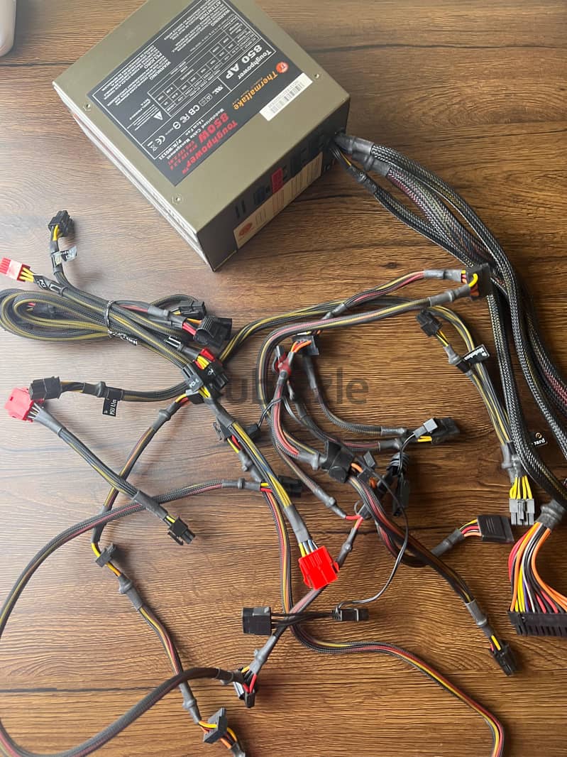 Thermaltake 850W Semi Modular Power 1