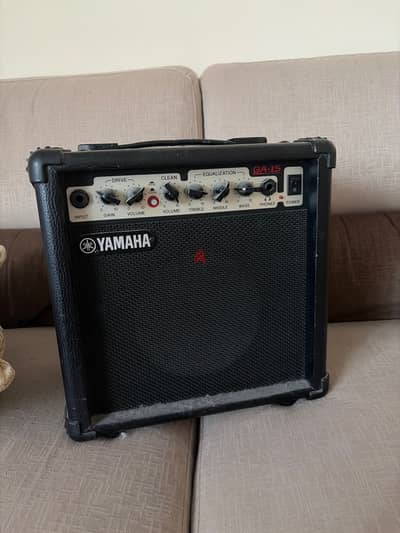 Yamaha GA-15 Solid-State Combo Guitar Amplifier.