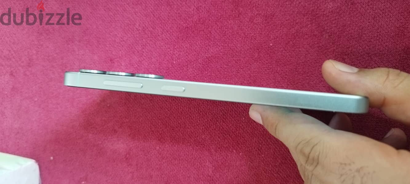 للبيع جلكسي s25 128 gb بحاله ممتازه جدا For Sale: Samsung Galaxy S25 – 3