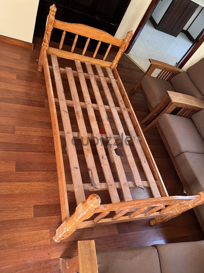 سرير فردي خشبي | Wooden Single Bed 2