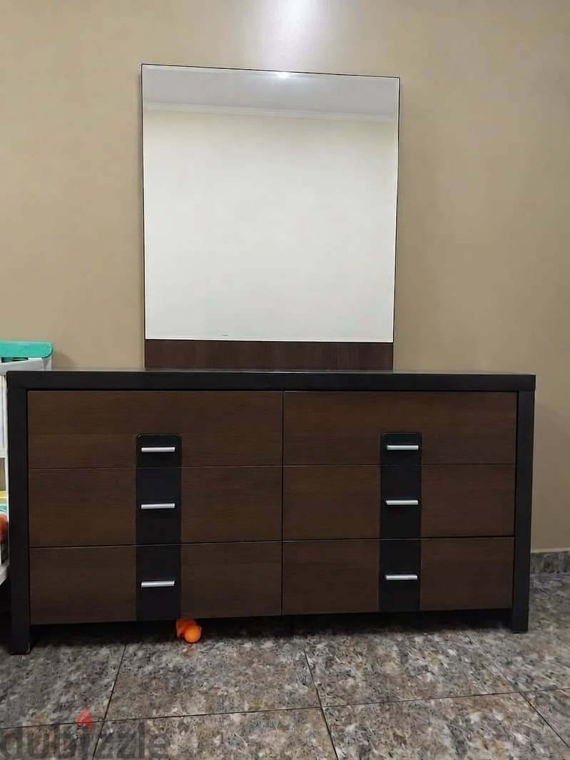 Dressing Table with mirror 1