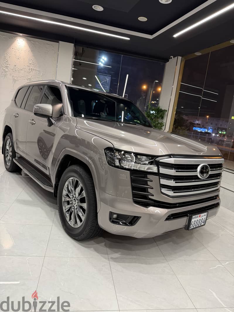 Toyota Land Cruiser 2022 1