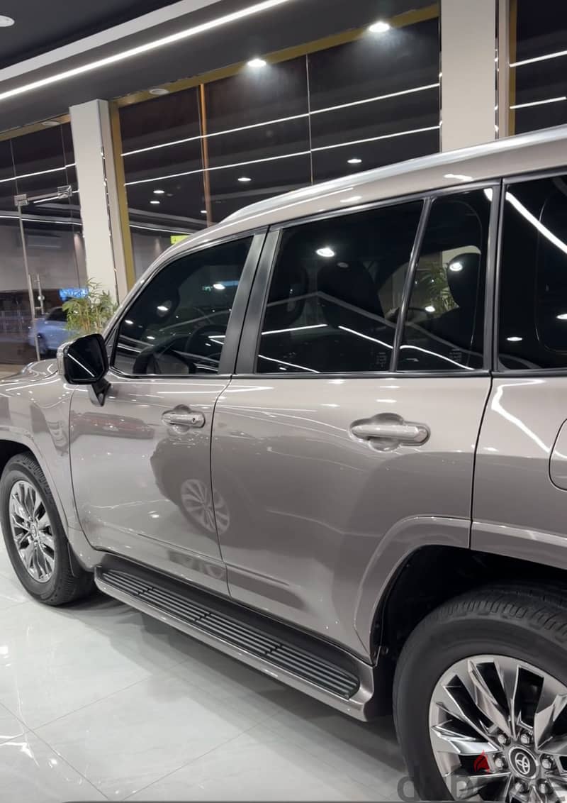 Toyota Land Cruiser 2022 11