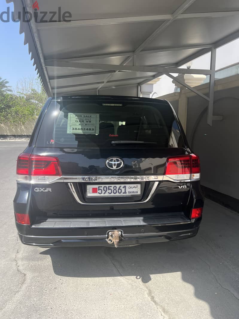 Toyota Land Cruiser GXR V8 2017 1
