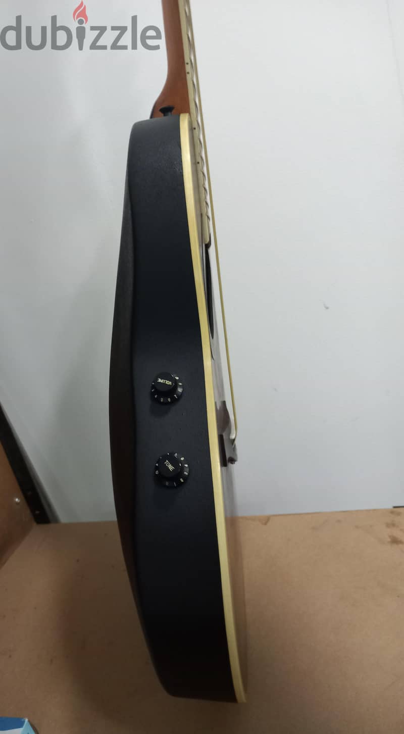 Ovation Style Semi-Acoustic Guitar 3
