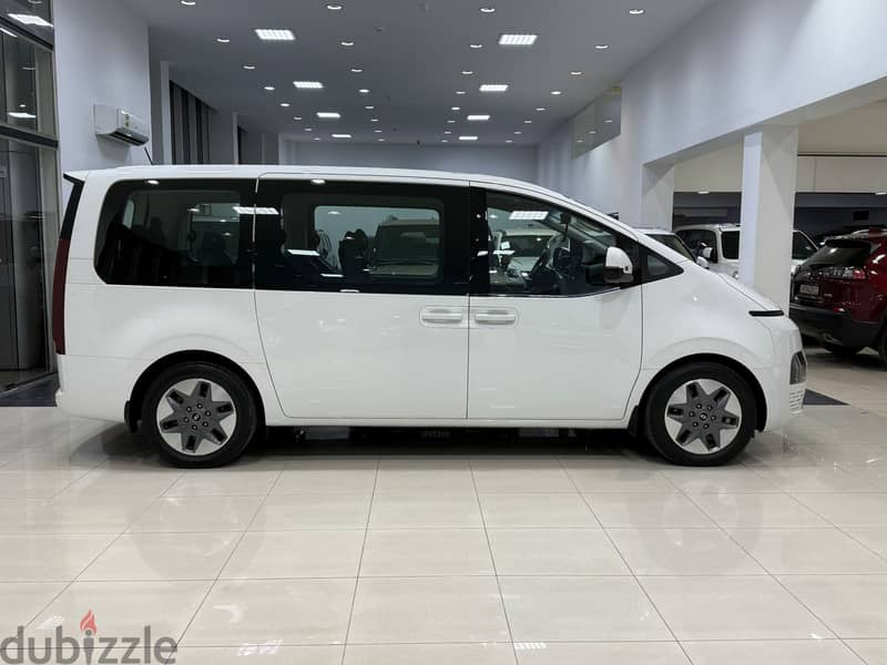 Hyundai Staria 2023 3