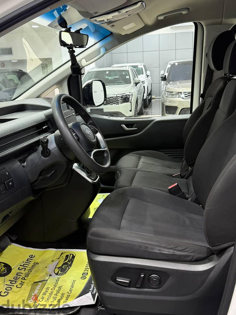 Hyundai Staria 2023 4