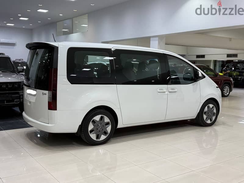 Hyundai Staria 2023 6