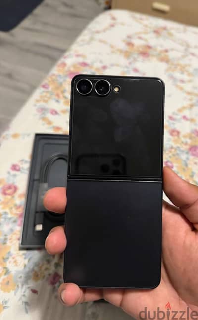 Samsung Z Flip 7 256GB Box + Cable
