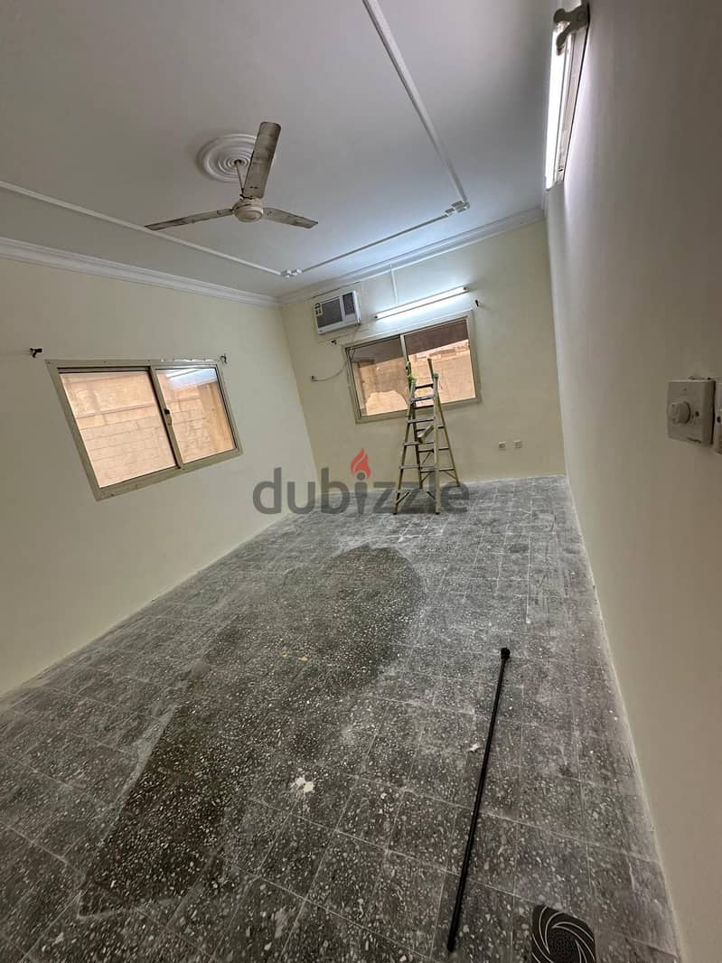 بيت للإيجار شامل في مدينة عيسى ت 33374732 4