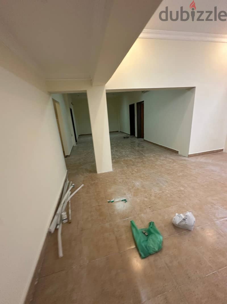 بيت للإيجار شامل في مدينة عيسى ت 33374732 5