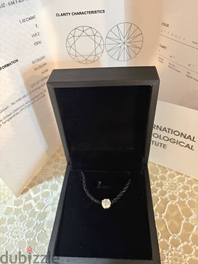 Lab grown Diamond vvs2 1.10 carat round base 18 k frame w certificate