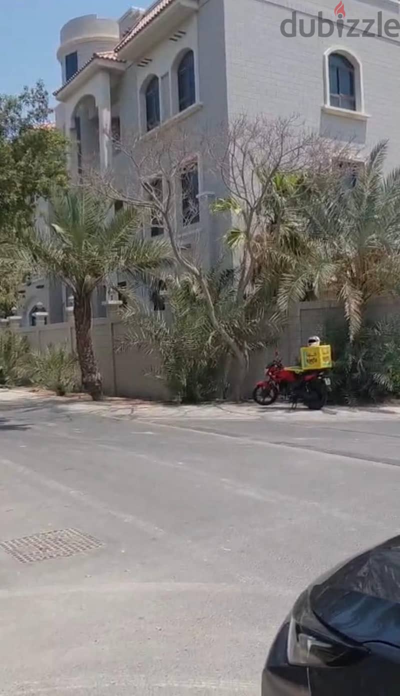 Big villa for sale in Town 2