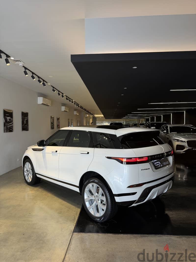 Land Rover Range Rover Evoque 2023 10