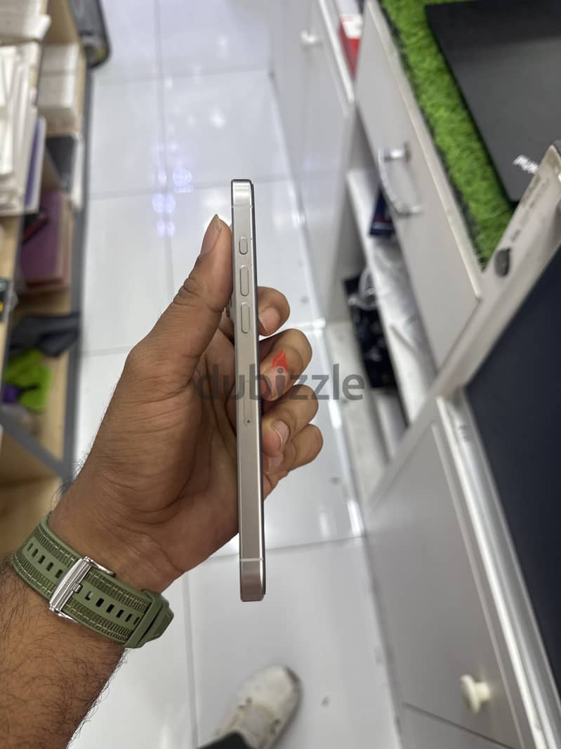 iPhone 15promax 256gb silver 2
