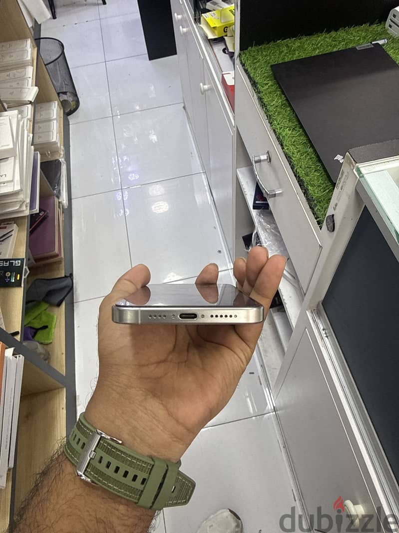iPhone 15promax 256gb silver 3