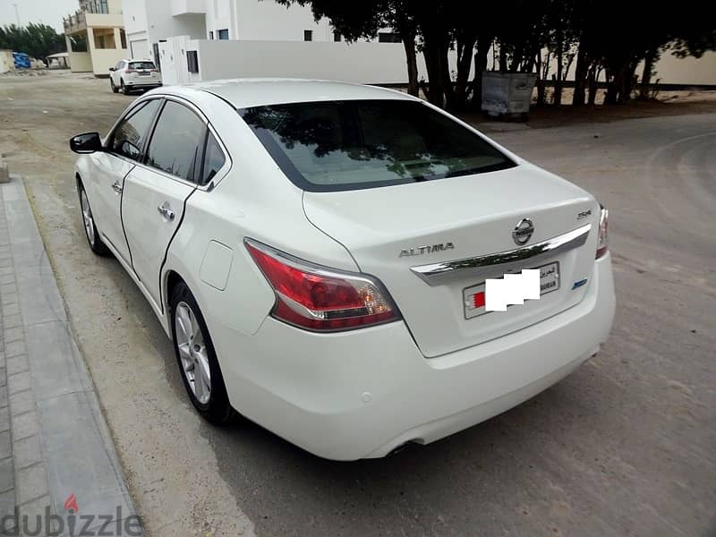 Nissan Altima SV 2.5 L White 2014 Well Maintained Urgent Sale#39969346 5