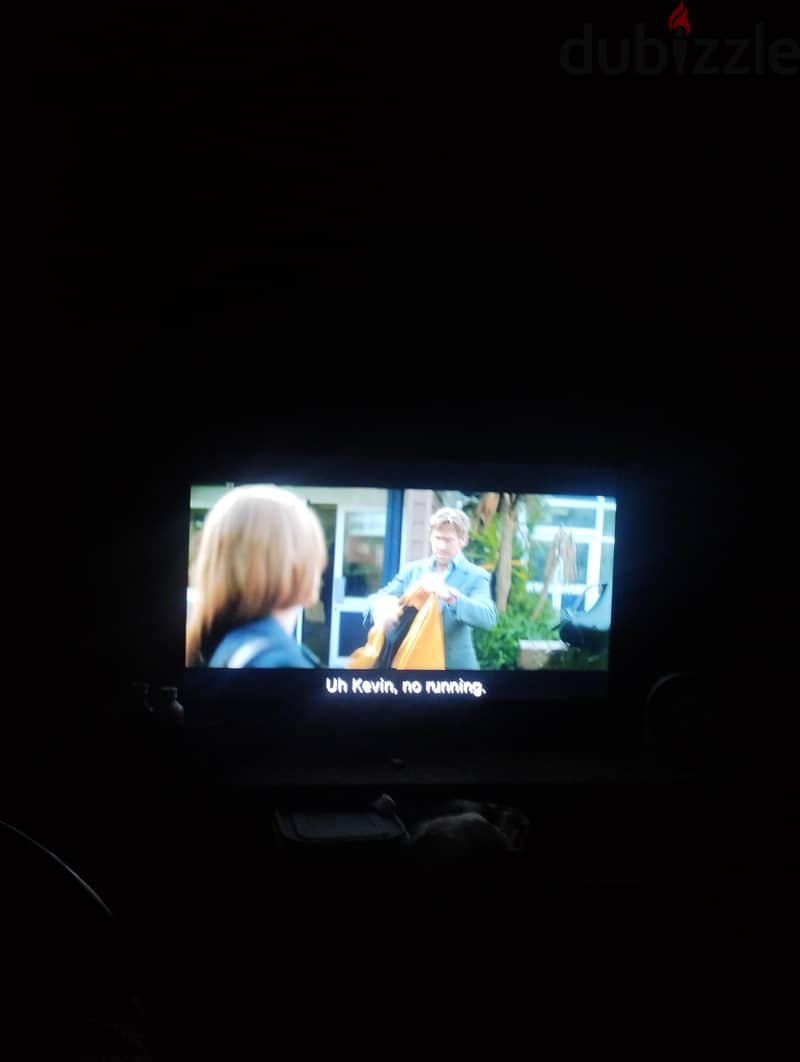 Less Used Smart TV 32 inch. 1