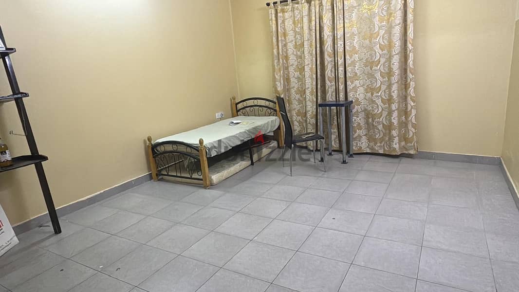 Room for rent - Executive 2