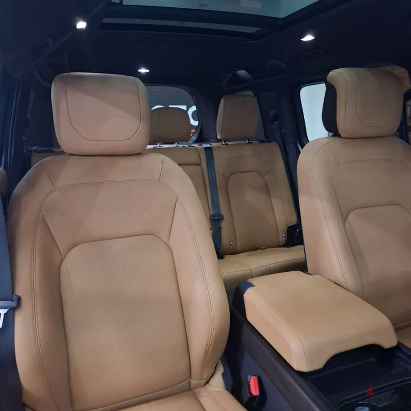Land Rover Defender 110 HSE 2024 6