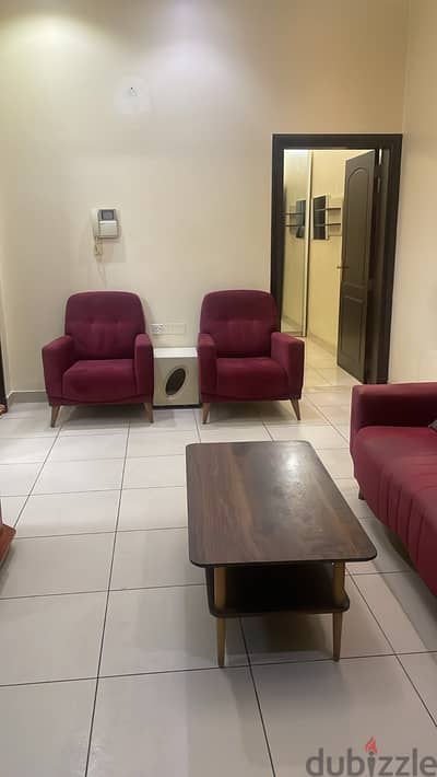 شقة مفروشة للإيجار في البسيتين Furnished flat for rent in Busaiteen