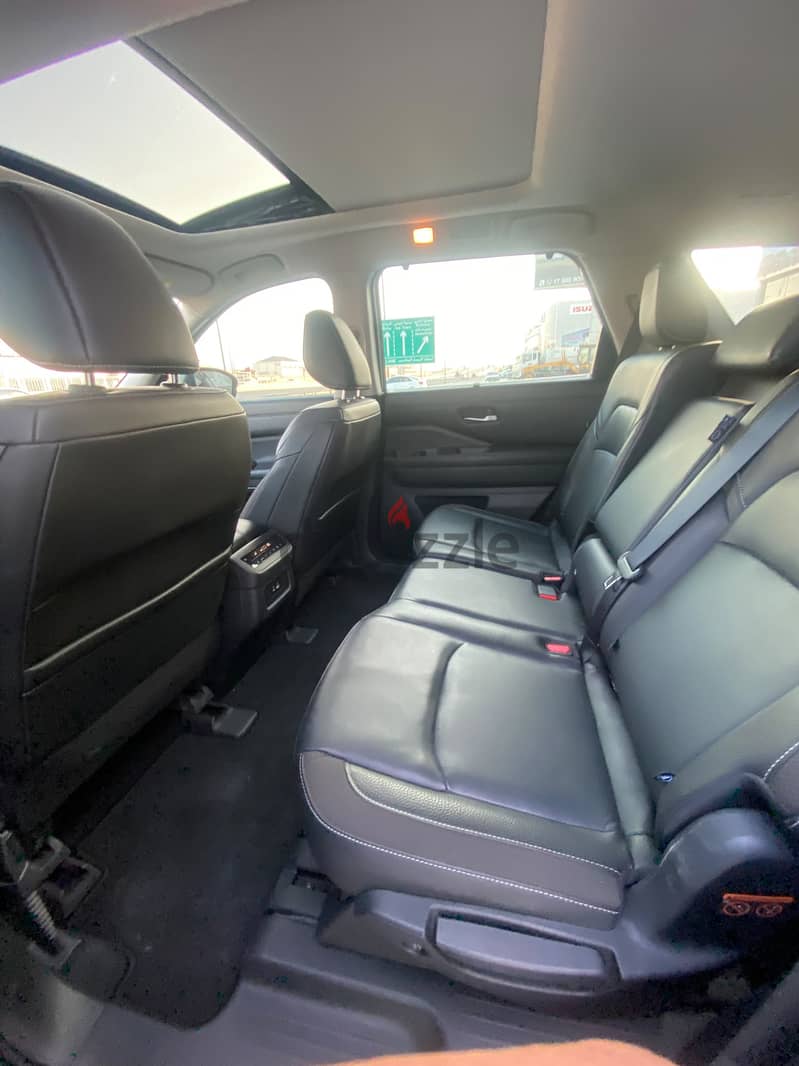 Nissan Pathfinder 2022 Grey 5