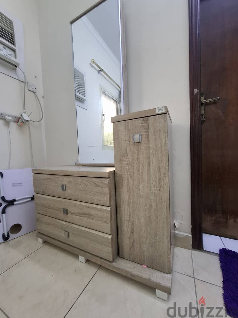 Dressing Table- Very Good condition 1