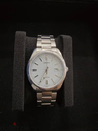 ice blue MTP-1302DA-2A2VDF للبيع ساعة