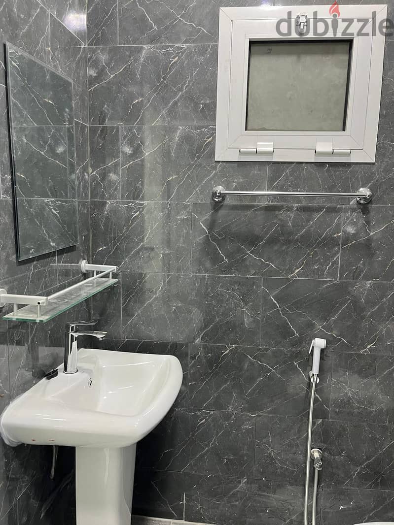 New  fat in west rafai fr rent 7
