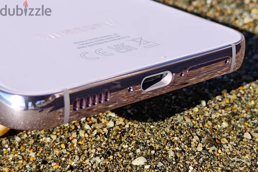 white color  128gb 8gb ram 2