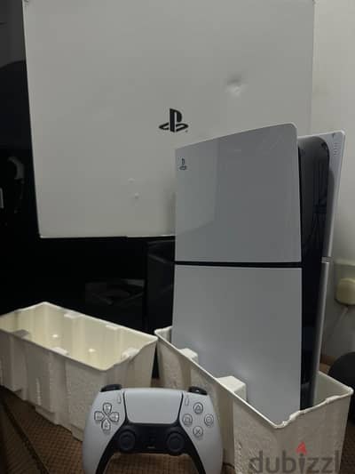 للبيع بليستيشن ٥ سلم نسخة الدجتل.       PS5 slim digital for sale