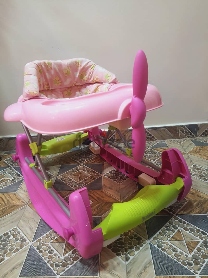 Call (36216143) Baby Walker in Good Condition 4BD and 5BD 4