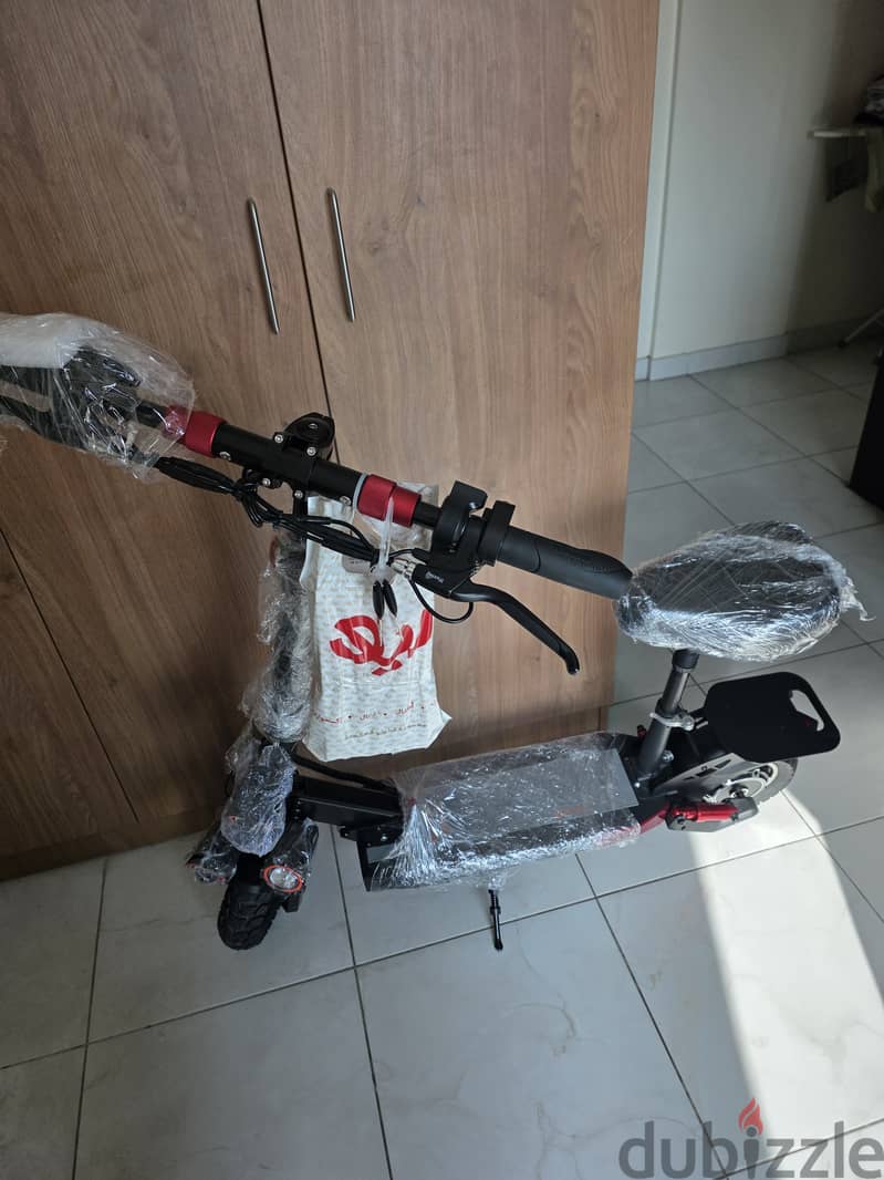 MyToys M4 Pro (Model MT908) electric scooter 1