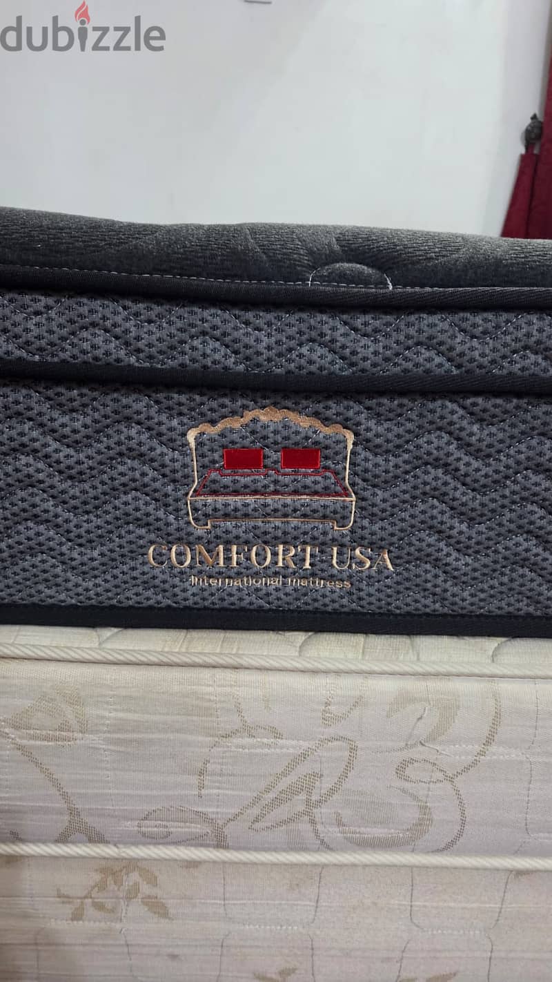 New king size mattress in excellent condition 3