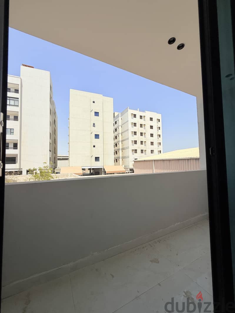 شقق فاخره وجديده للبيع في البحير 8