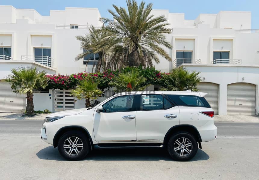 Toyota Fortuner 2022 model full agency for sale 11