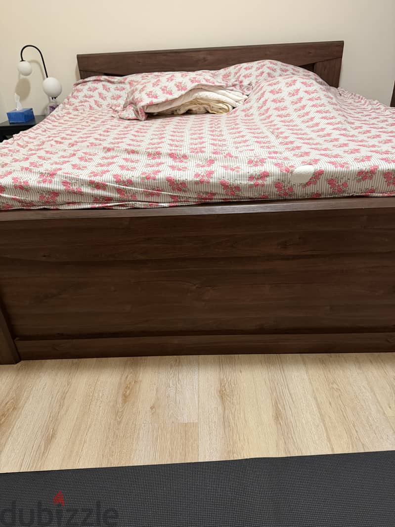 Queen size bed with Orthopaedic mattress 1