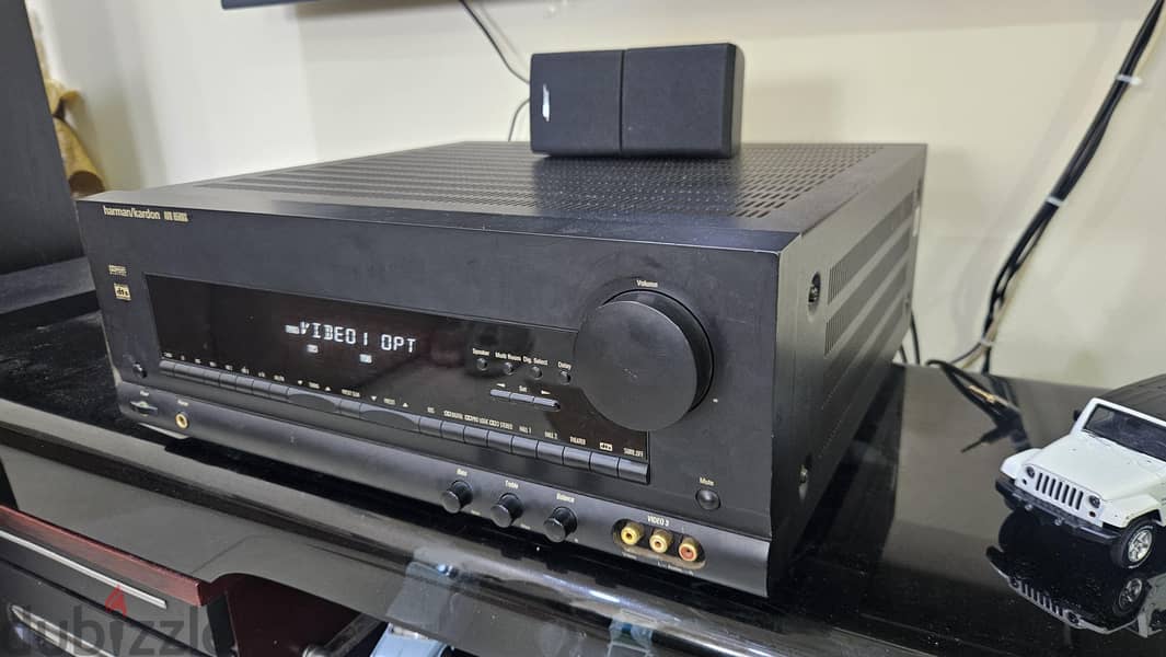 JBL E90 Speakers with Matching Harman Kardon Amplifier 9